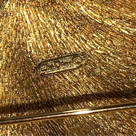 CHRISTIAN DIOR 14k gold plated STYLIZED FAN pin back BROOCH - Picture 5 of 8